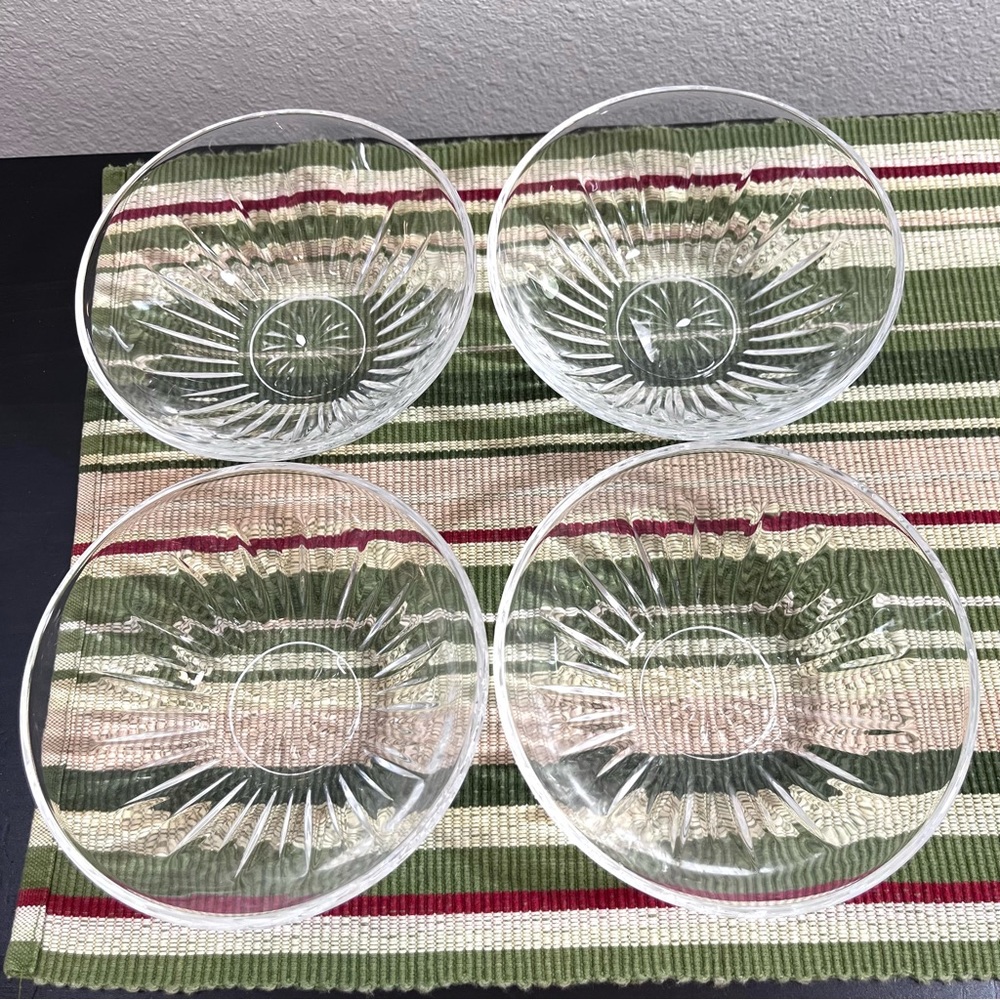 Vintage Cut Glass Dessert Bowls SET of 4- Starburst Pattern - Picture 11 of 15